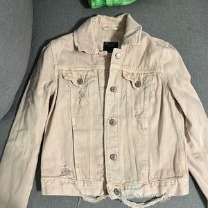 A & F cream cargo jacket in a women’s small